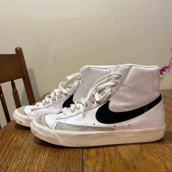 Nike Shoes - Nike Blazers Women’s Size 7